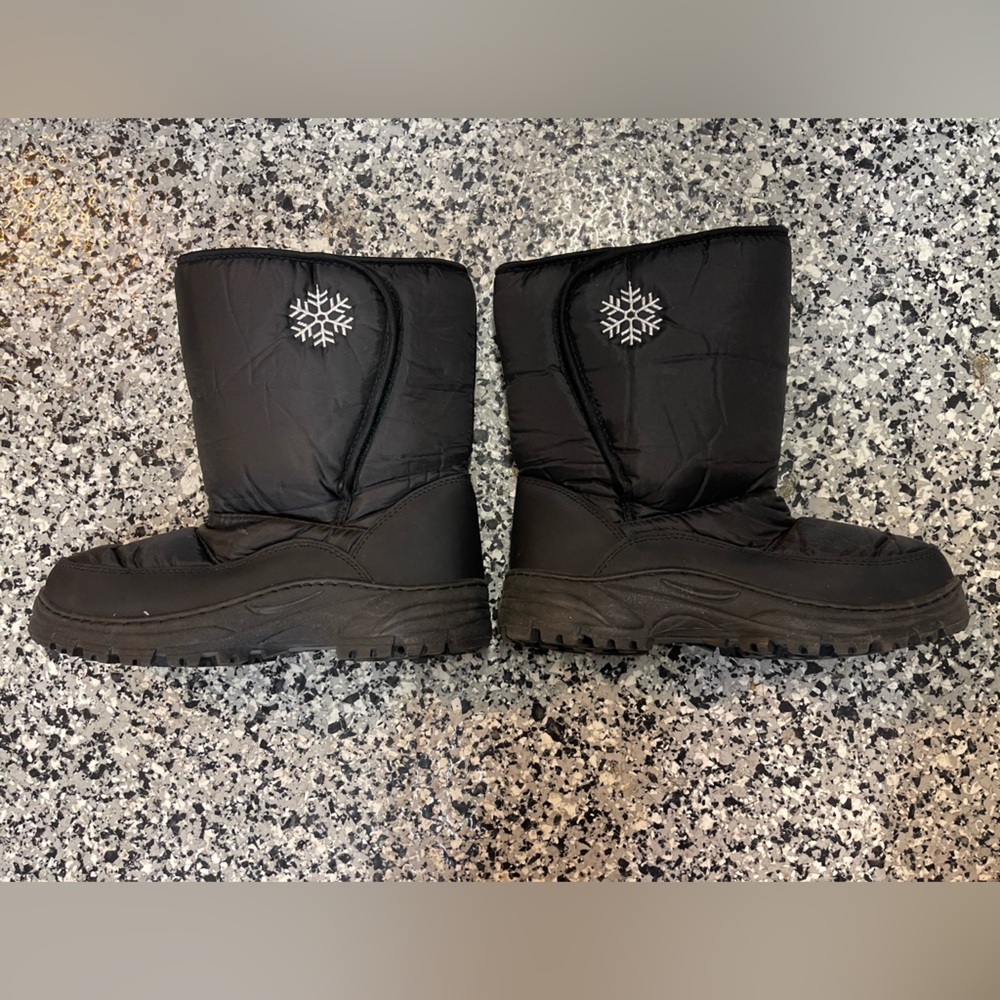 Snow boots